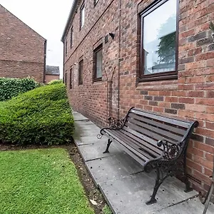 30 Fewster Way York